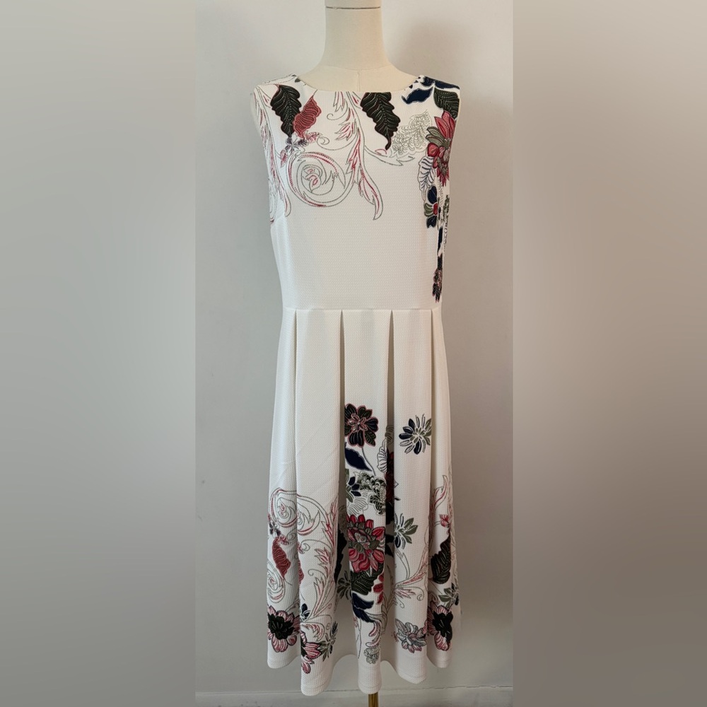 Norm Thompson White Floral Pleated A-line Dress Size Small